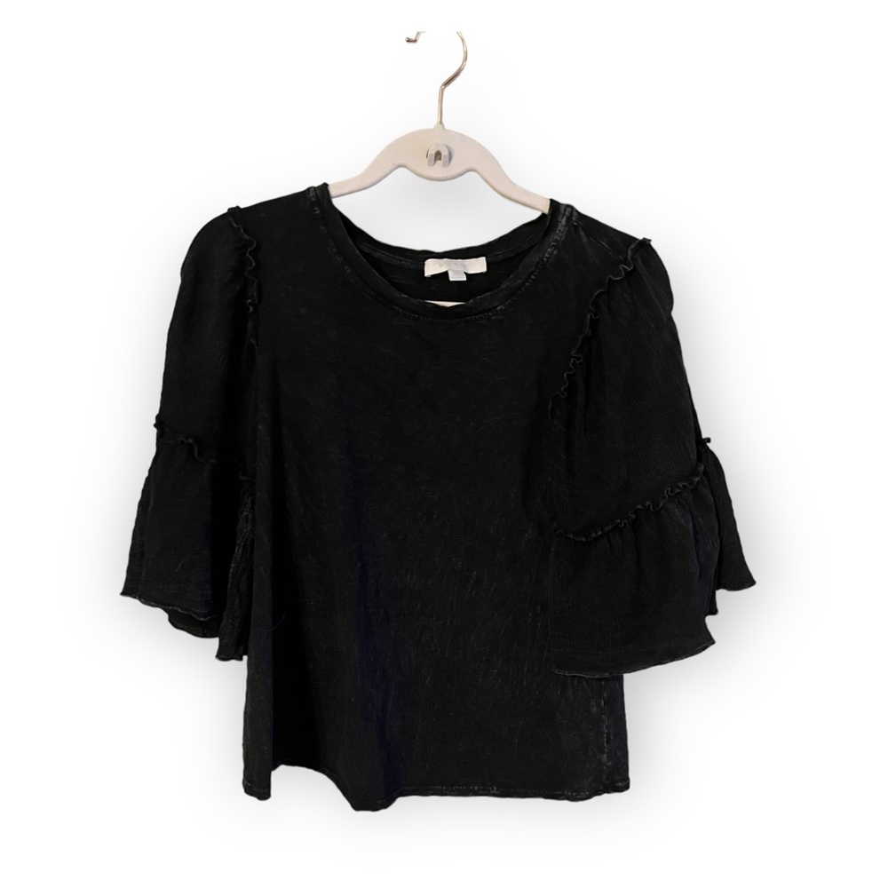 Eri + All Distressed Black Boho 3/4 Flow Sleeve Top